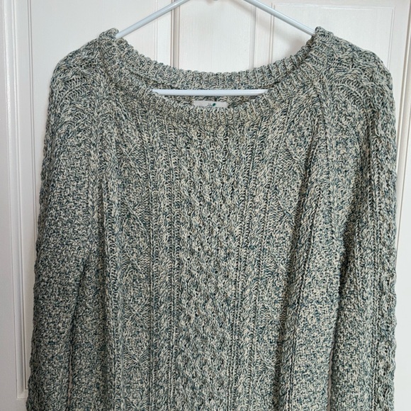 L.L. Bean Signature Fishermen Cable Knit Crew Sweater Lt Green Oatmeal SzM - Picture 2 of 15